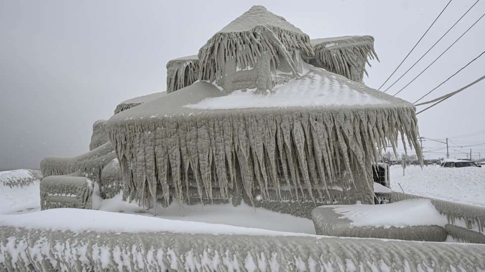Death toll snowstorm reaches 26 in New York