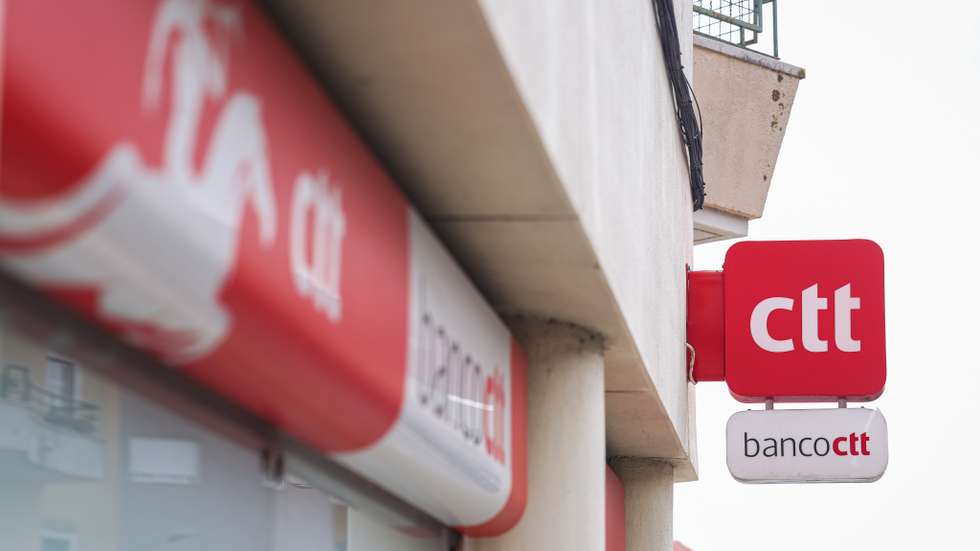 O parlamentar pede também esclarecimento sobre as diligências realizadas pelo Governo junto dos CTT e da ANACOM