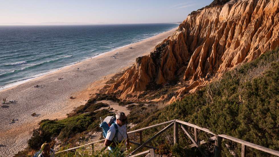 APA prevê ainda alterações ao Plano de Ordenamento da Orla Costeira, com vista à classificação das praias e para avaliar a abertura de novas frentes balneares