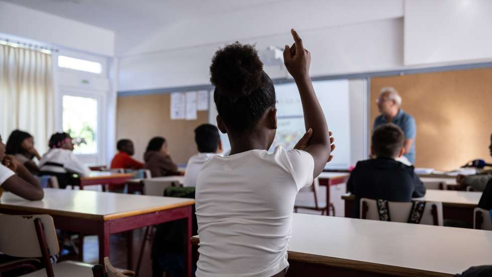Secretário de Estado das Comunidades Portuguesas diz estar a trabalhar para melhorar condições dos professores