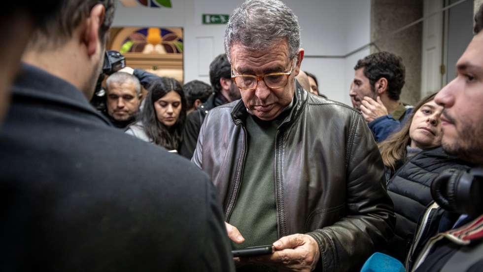 No final da visita ao Museu Bernardino Machado, em Vila Nova de Famalicão, o candidato foi confrontado pelos jornalistas com a notícia sobre Jorge Pinto e teve de ler a notícia antes.