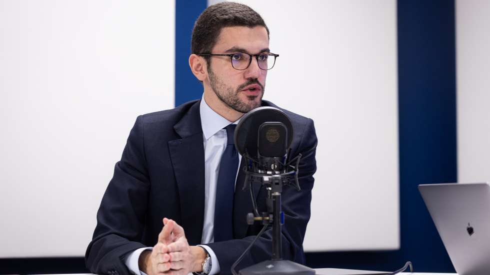 "Pergunto-me, sinceramente, se José Luís Carneiro terá consciência do que está a fazer"