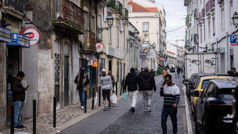 Segundo a acusação, Mustafiz Sairniabat recebeu nas suas contas bancárias, entre dezembro de 2020 e agosto de 2025, um total de 448.522,99 euros