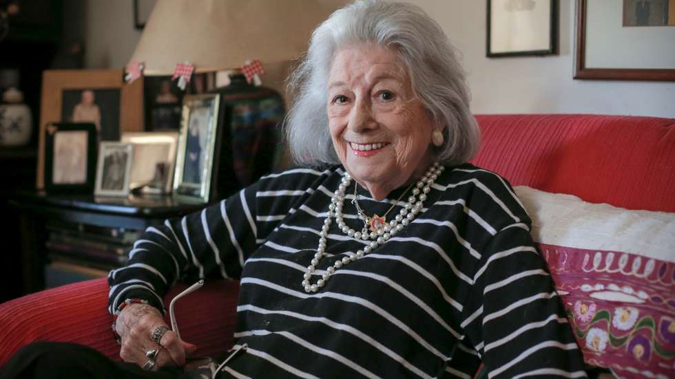 A atriz tem 93 anos e é conhecida como a dama da representação.