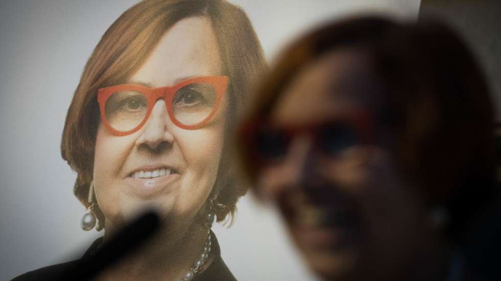 Campanha eleitoral para as eleições autárquicas: Fernando Medina, candidato pelo PS, à câmara municipal de Lisboa, durante uma ação de contacto com a população na Bica e São Pedro de Alcantara, em Lisboa. Margarida Martins, presidente da junta de freguesia de Arroios. Lisboa, 14 de setembro de 2021. JOÃO PORFÍRIO/OBSERVADOR