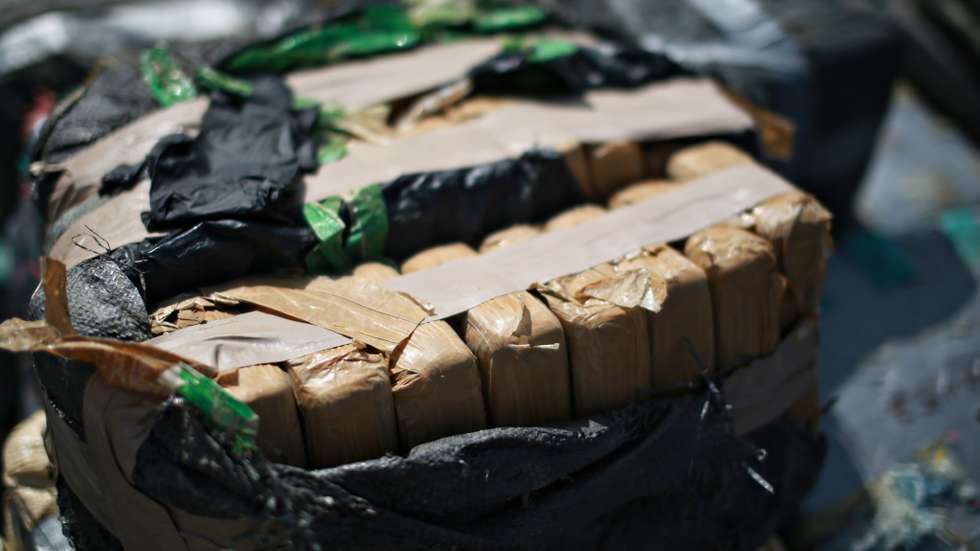 Guarda Costeira Americana apreende cocaína.