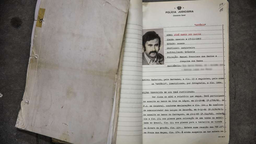 REPORTAGEM FP25: Fotografias dos processos do caso FP25, detidas pela polícia judíciaria. 21 de Dezembro de 2021 JOÃO PORFÍRIO/OBSERVADOR