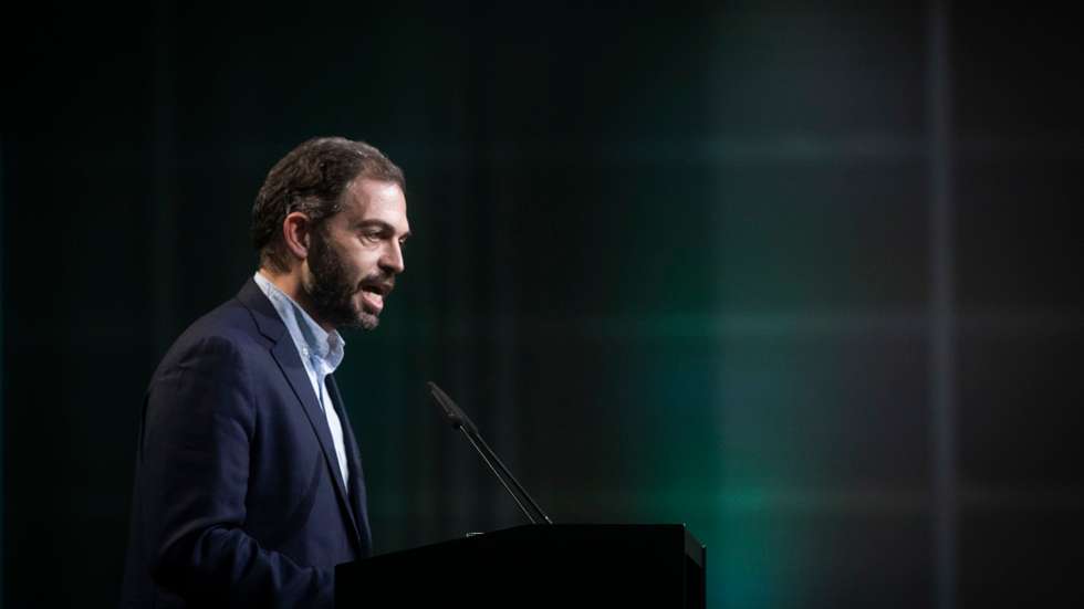 Campanhas para as eleições legislativas de 2022: Grande comício no pavilhão Carlos Lopes, em Lisboa, do Partido Socialista, António Costa, secretário-geral do PS e candidato a primeiro-ministro. As eleições legislativas realizam-se no próximo dia 30 de janeiro de 2022. Intervenção de Duarte Cordeiro. Lisboa, 27 de janeiro de 2022. JOÃO PORFÍRIO/OBSERVADOR