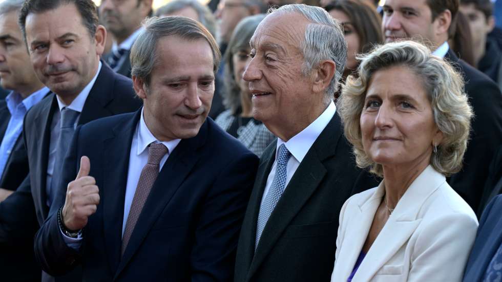 Presidente esteve na inauguração dos Paços do Concelho do município da Trofa, com Governo e PSD ao lado.