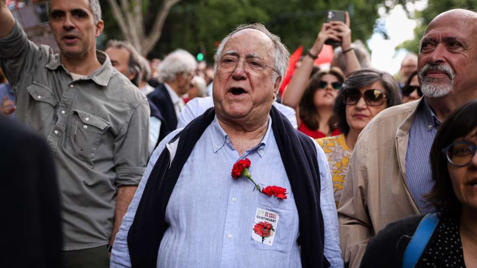 "É necessário que os portugueses, de uma forma clara, digam não ao retornar ao antigamente", diz Vasco Lourenço