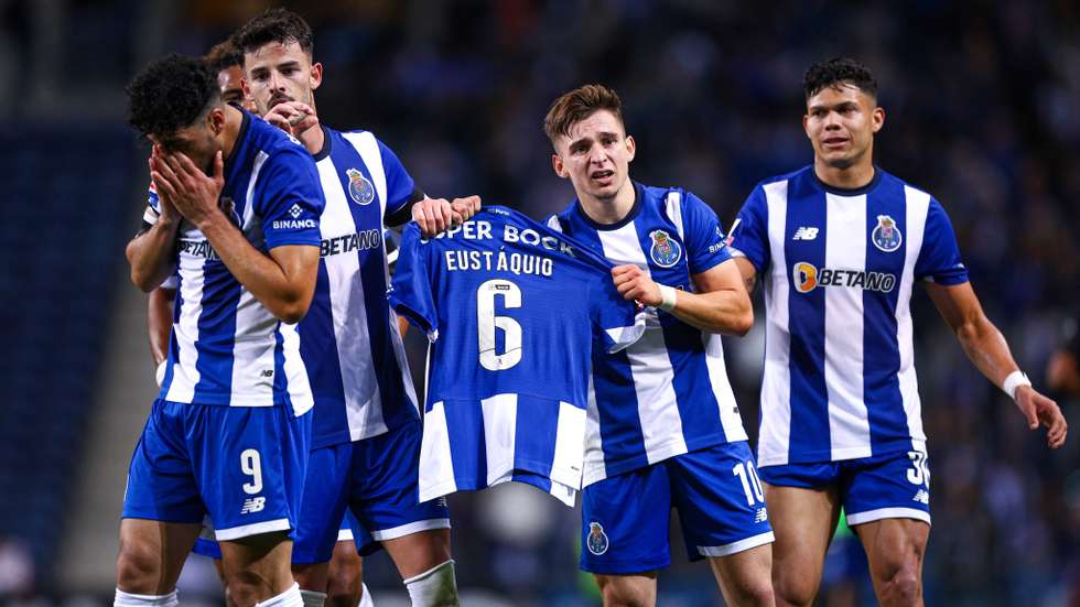 Jogadores do FC Porto não esqueceram o momento que Eustáquio atravessa entre a emoção do adeus ao Dragão de Mehdi Taremi