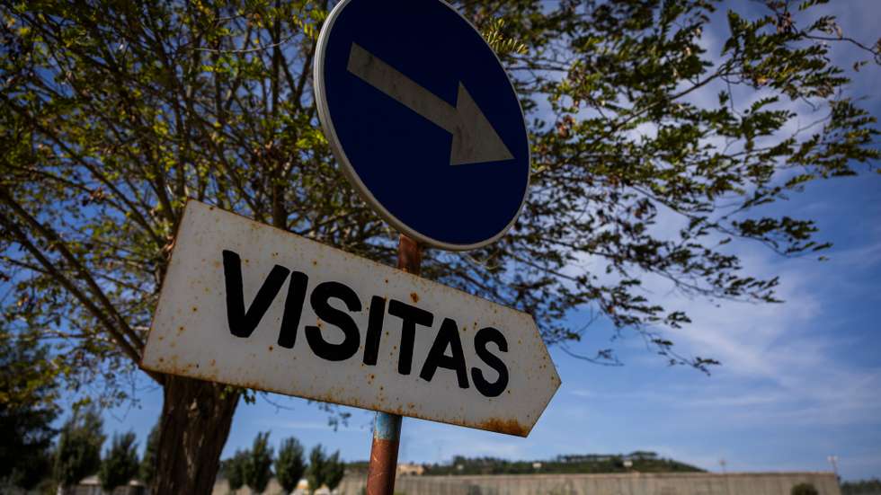 A suspeita, de 43 anos, está fortemente indiciada pelo crime de tráfico de estupefacientes agravado