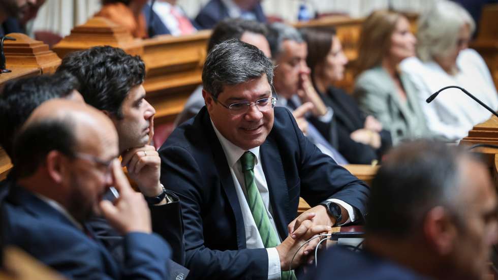 Eurico Brilhante Dias já tinha sido líder parlamentar mas em condições bem diferentes das que o PS tem hoje no Parlamento: na maioria absoluta de Costa.
