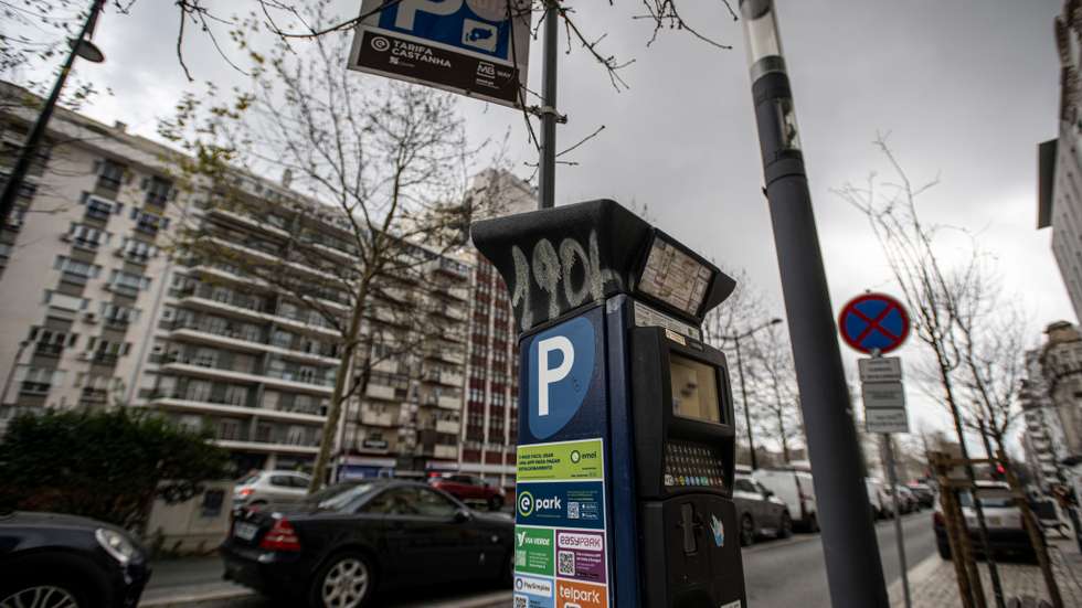 A liderança PSD em Lisboa acusou esta quarta-feira o PS de populismo por votar contra o aumento dos preços do estacionamento
