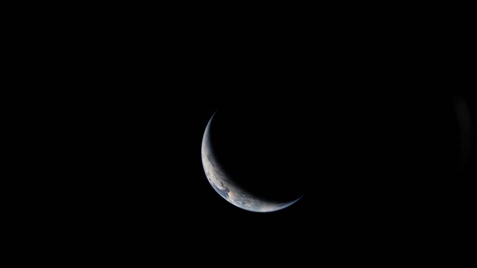 Foto da Lua captada a partir da missão Artemis II