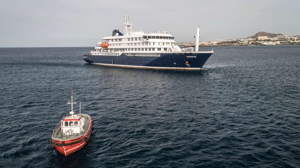 Barco cabo-verdiano segue na direção do MV Hondius para assistência