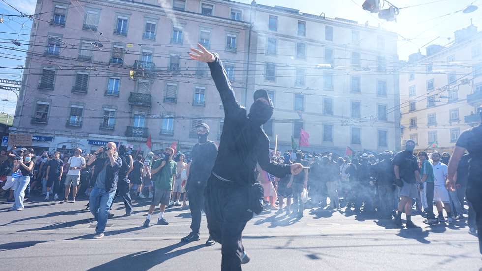 Protestos em Genebra contra cimeira do G7