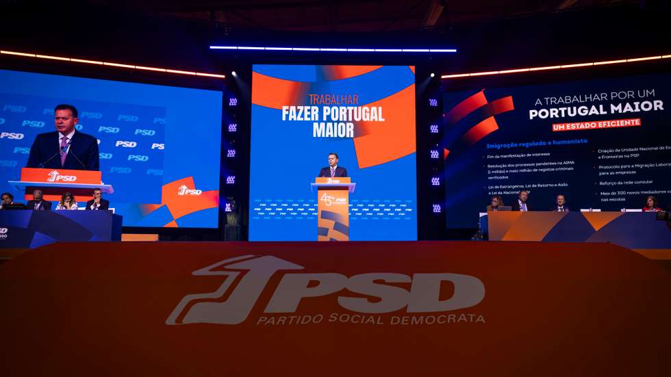 Num outro painel, como o tema "Estado da Nação: um olhar sobre Portugal" o orador vai ser o jornalista e escritor Miguel Sousa Tavares