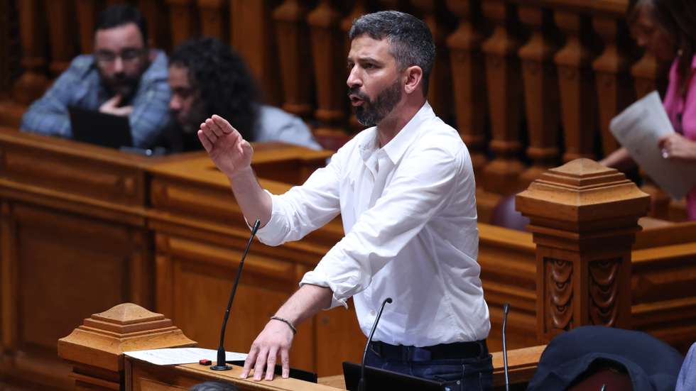 Fabian Figueiredo questionou o Ministério das Finanças sobre o "avançado estado de degradação" do edifício