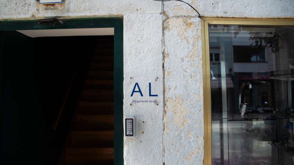 Os deputados decidiram ainda apelar ao Governo para que reforce os instrumentos legais colocados à disposição dos municípios