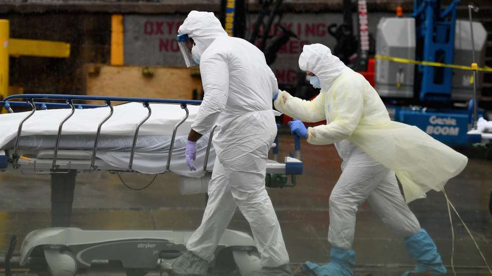 TOPSHOT-US-HEALTH-VIRUS-TOLL
