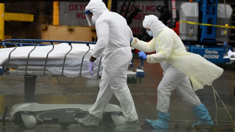 TOPSHOT-US-HEALTH-VIRUS-TOLL