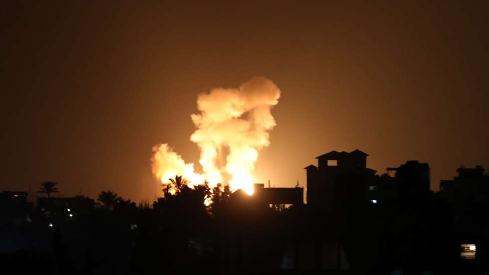 Um dos edifícios do Hamas bombardeados esta segunda-feira por Israel em Gaza