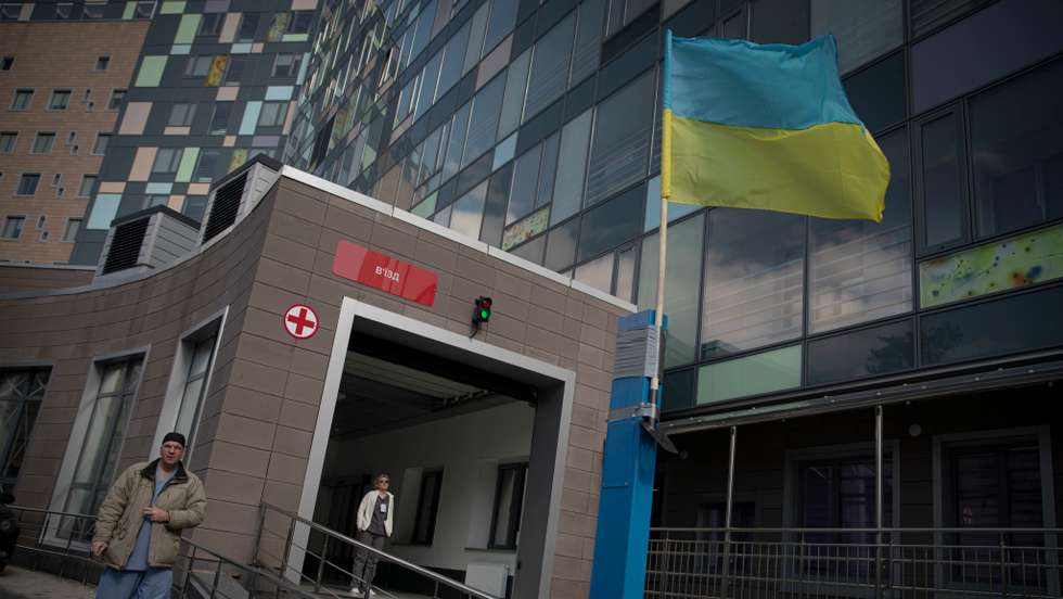 Reportagem no maior hospital pediátrico de Kiev numa altura em que estão a receber crianças que chegam feridas devido à guerra entre a Ucrânia e a Rússia. A Rússia, a mando do seu presidente, Vladimir Putin, invadiu a Ucrânia no passado dia 24 de fevereiro de 2022. Kiev, Ucrânia, 17 de março de 2022. JOÃO PORFÍRIO/OBSERVADOR