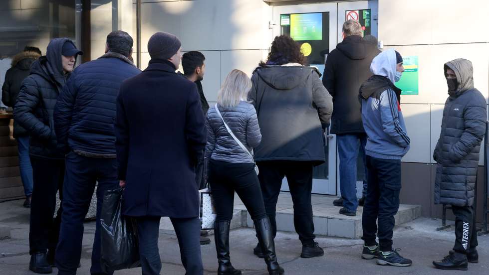 Queue at Sberbank branch in Moscow