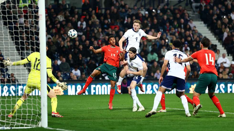 Os portugueses sofreram dois golos nos primeiros dez minutos de jogo