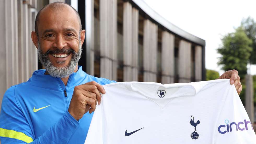 Nuno Espírito Santo vai fazer a quinta época em Inglaterra, a primeira no Tottenham depois de quatro no Wolverhampton