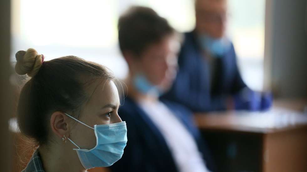 Students take Unified State Exam in maths at Ivanovo's secondary school No 8