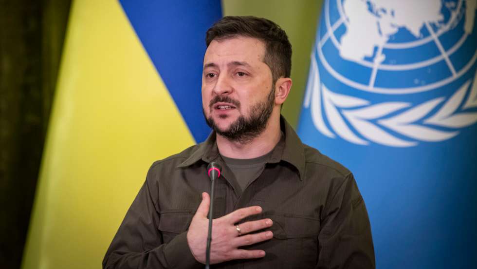 Volodymyr Zelensky indicou que, esta quinta-feira, as forças russos destruíram uma escola em Chernihiv