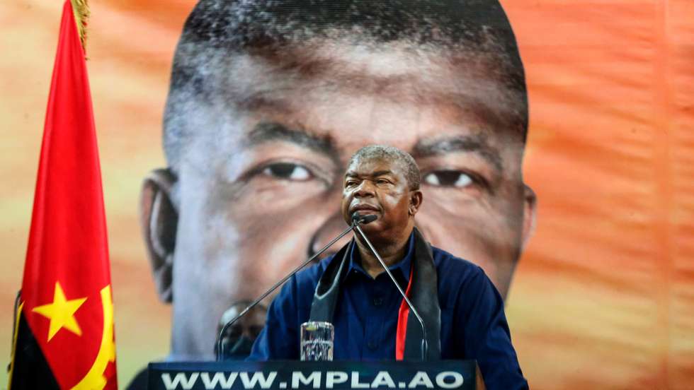 O presidente da CNE angolana revelou ainda que votaram 6.454.109 eleitores (num universo de 14.399.391 eleitores), sendo que a abstenção se ficou pelos 55,18%
