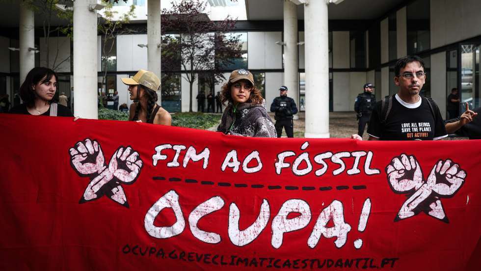 O juiz propôs que os alunos não cometessem, nos próximos cinco meses, crimes da mesma natureza que estiveram na origem da detençã