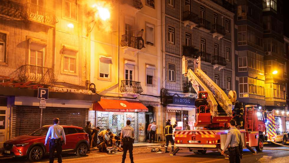 O alerta foi dado às 22h53 e a primeira viatura chegou ao local 6 minutos depois