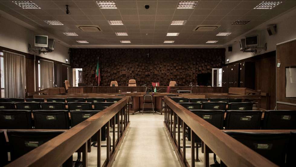 Entrevista a Francisco Amaro, no tribunal de Monsanto. Grande reportagem sobre as FP-25. Forças Populares 25 de Abril foram uma organização terrorista de extrema-esquerda que operou em Portugal entre 1980 e 1987. Parte significativa dos seus militantes procediam das antigas Brigadas Revolucionárias, organização portuguesa de extrema-esquerda criada no início dos anos 70 por dissidentes do PCP. JOÃO PORFÍRIO/OBSERVADOR