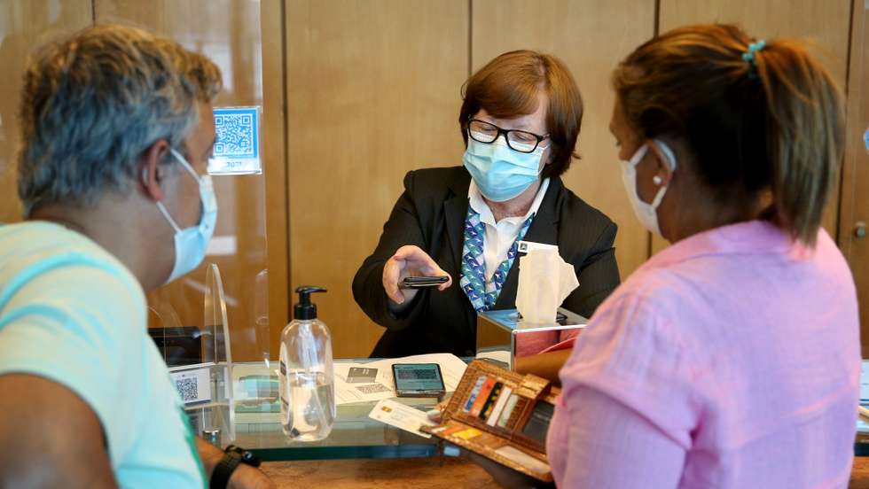 Portugal orders COVID test, vaccination proof at hotel check-in