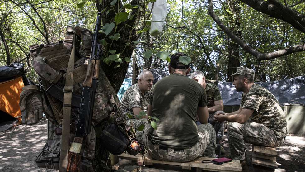 Activities of Ukrainian artillery batteries at the frontline in Kherson