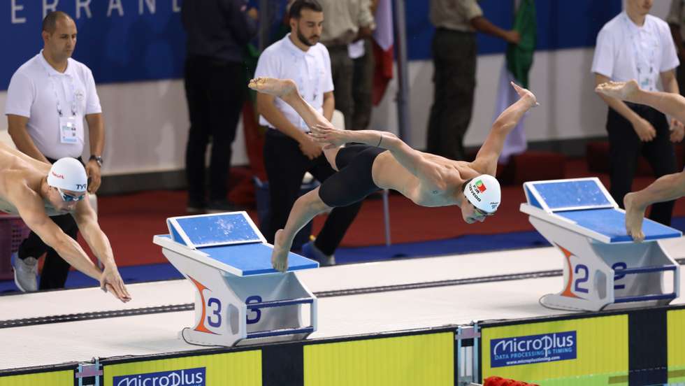 Diogo Ribeiro bateu por três vezes o recorde nacional dos 50 metros mariposa entre eliminatórias, meias-finais e final