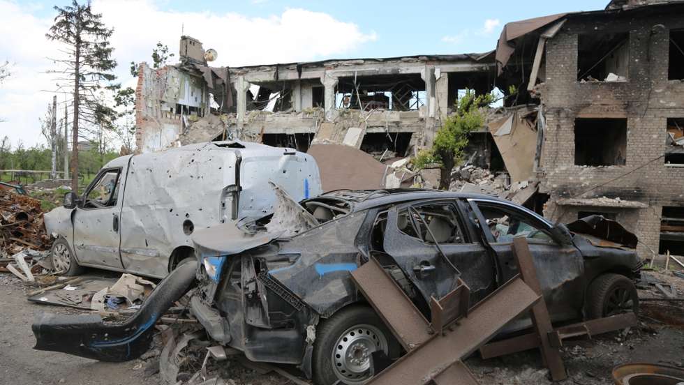 Destruction in Mariupol as Russia continues to attack Ukraine