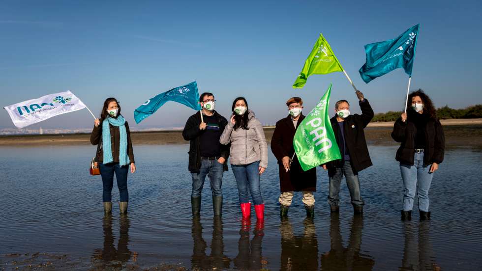 18 de Janeiro de 2022 - Portugal, Montijo - Base Aérea nº 6. Campanha Eleitoral Legislativas 2022. Inês Sousa Real (PAN) em ação de campanha na base aérea número 6, onde há a possibilidade de ser construído um novo aeroporto. FRANCISCO ROMÃO PEREIRA/OBSERVADOR