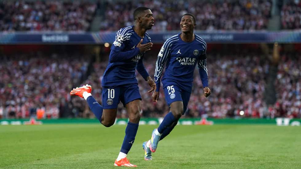 O jogador de 27 anos foi titular e saiu exausto já na segunda parte