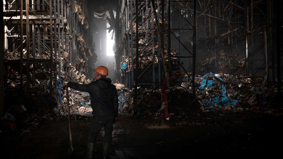 Armazém de abastecimento de alimentos para toda a região de Kiev totalmente destruído por um míssil das tropas russas