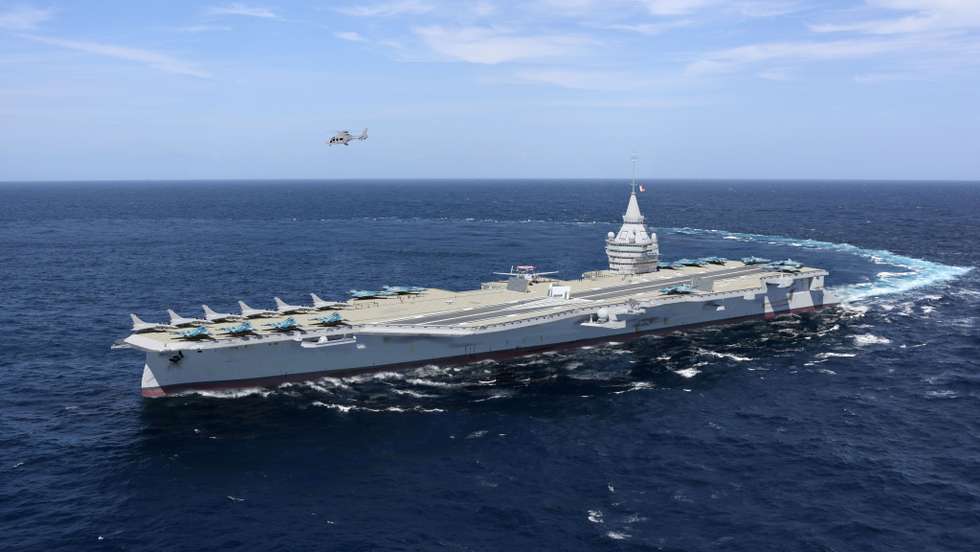 Porta-aviões Type 003