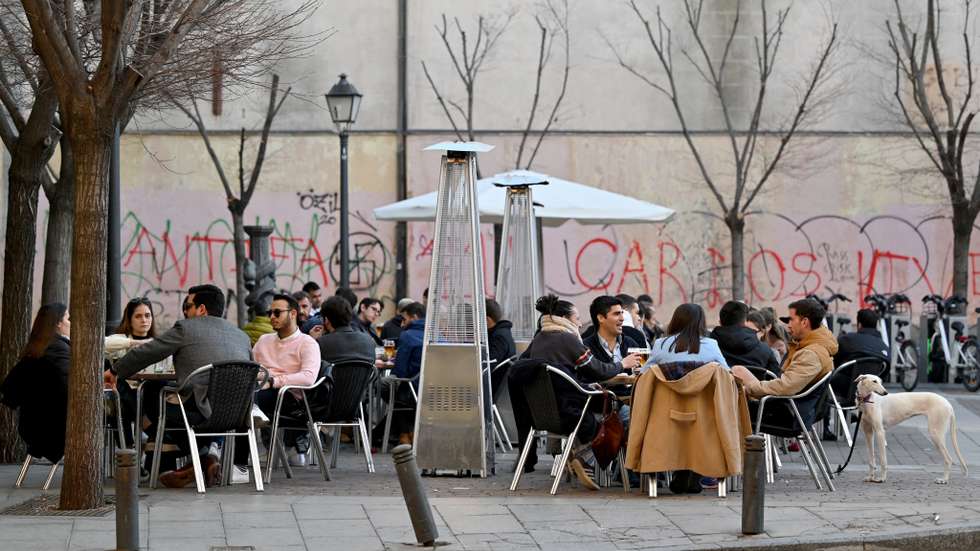 SPAIN-HEALTH-VIRUS-LIFESTYLE-BAR