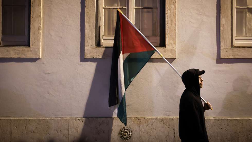 "A luta por uma Palestina livre é também uma luta contra as instituições que lucram com a máquina de guerra capitalista", refere o Coletivo Pela Libertação da Palestina