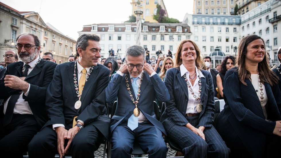 Tomada de posse do novo executivo da câmara municipal de Lisboa, liderado por Carlos Moedas, uma coligação entre os PSD e CDS. Na cerimónia estão presentes o presidente cessante Fernando Medina e Carlos Moedas, o novo presidente da câmara municipal de Lisboa. Lisboa, 18 de outubro de 2021. JOÃO PORFÍRIO/OBSERVADOR