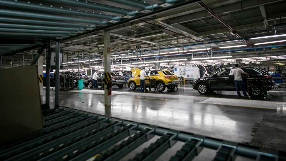 Volkswagen Autoeuropa Factory Reopens in Portugal