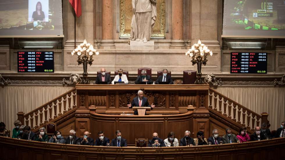 Parlamento: Debate e votação na generalidade ao Orçamento do Estado para 2022, na Assembleia da República. Bloco de Esquerda e PCP votarão contra o orçamento o que provocará a queda do Governo de António Costa e eleições antecipadas. Intervenção de António Costa, primeiro-ministro. Lisboa, 27 de outubro de 2021. JOÃO PORFÍRIO/OBSERVADOR